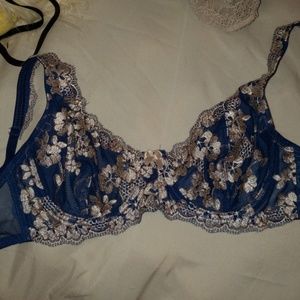 Lacey bra